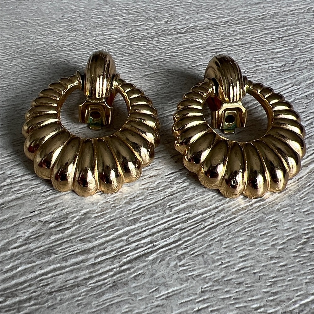 Christian Dior Vintage Gold Plater Door Knocker Clip on Earrings - Picture 3 of 7